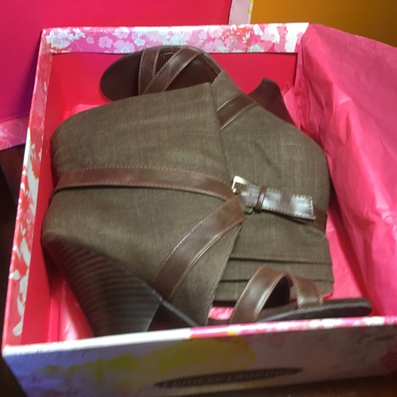 Chinese Laundry 7.5M heels (NIB) Shooters Peep - Picture 2 of 9